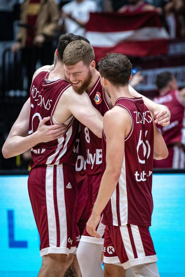 九游中国站-头牌伤缺还拒绝归化 人口不足200万小国底气何来?